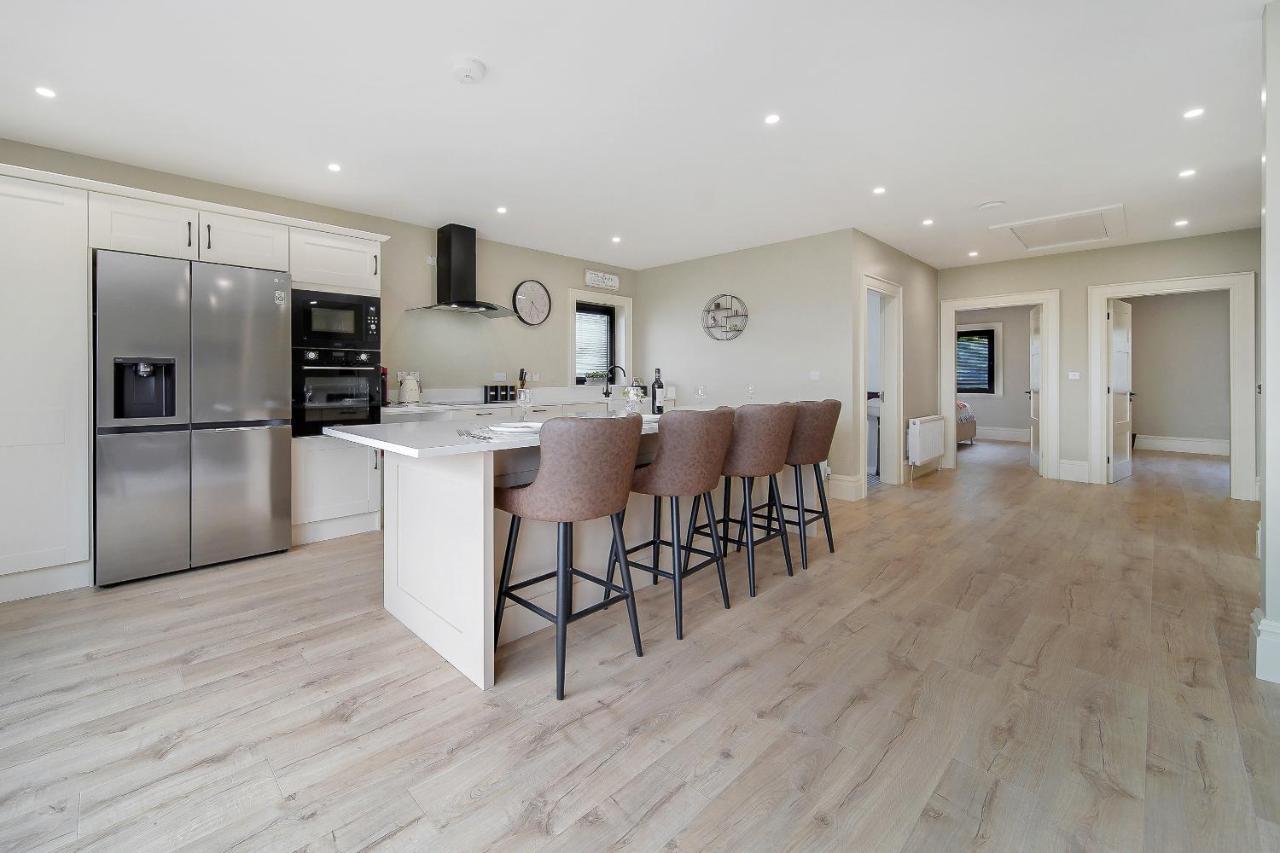 Seaview Lodge Apartment 'Sleeping 4 Guests' Rockstown Eksteriør billede