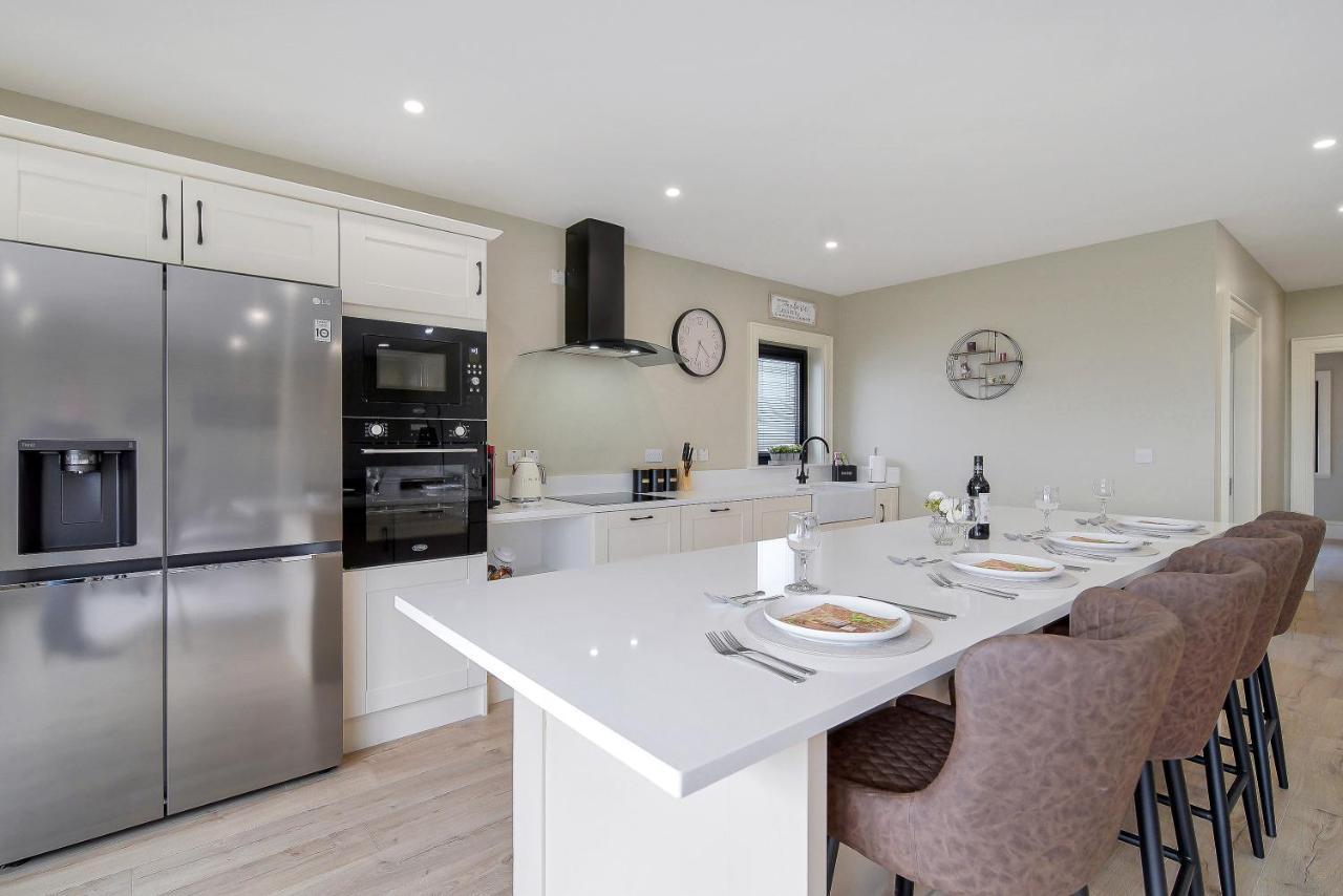 Seaview Lodge Apartment 'Sleeping 4 Guests' Rockstown Eksteriør billede