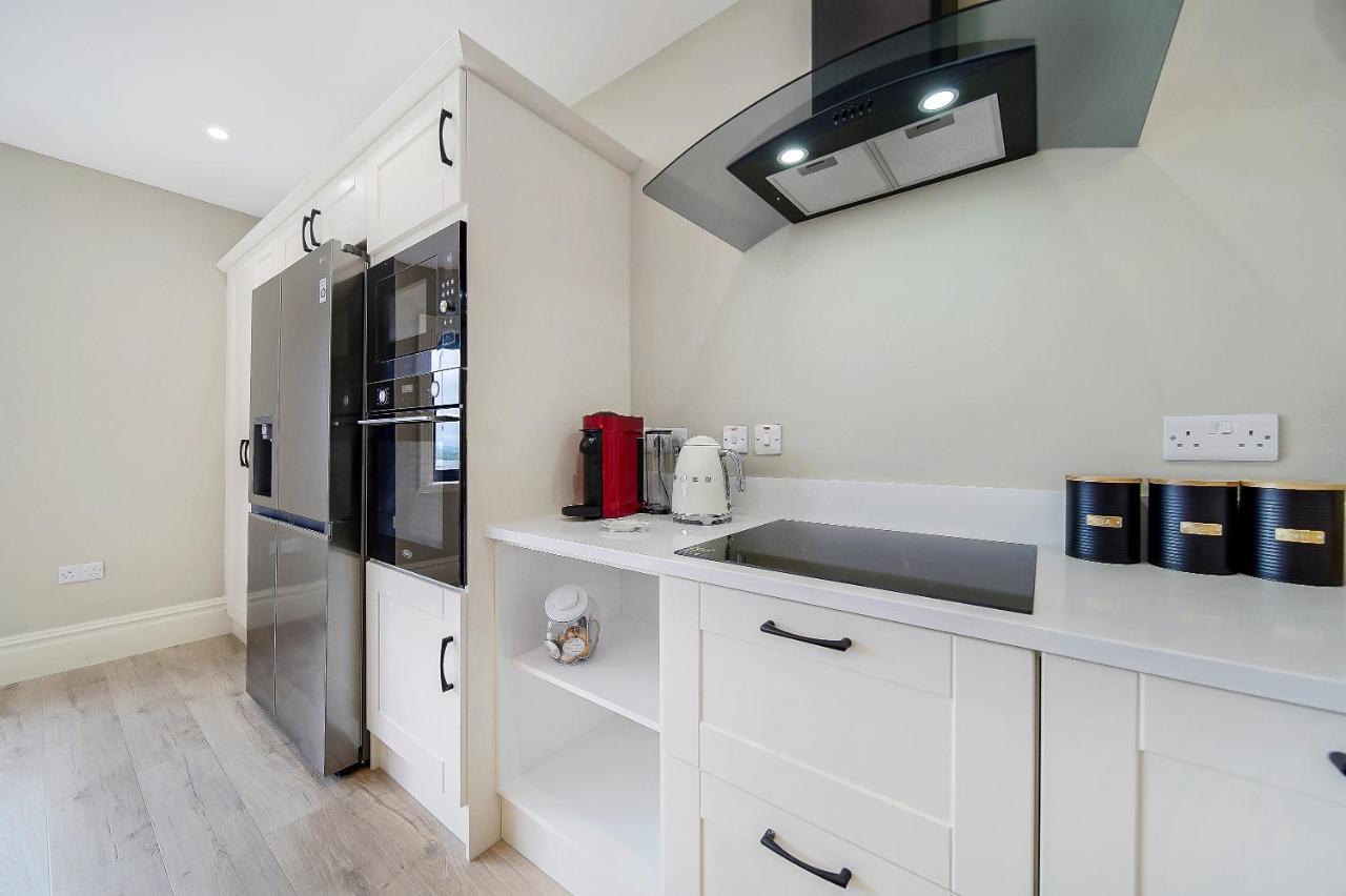 Seaview Lodge Apartment 'Sleeping 4 Guests' Rockstown Eksteriør billede