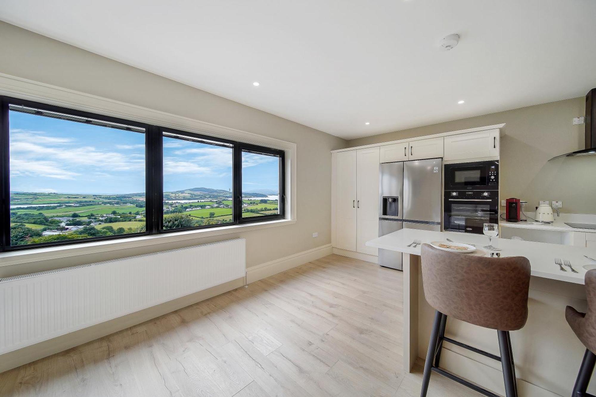 Seaview Lodge Apartment 'Sleeping 4 Guests' Rockstown Eksteriør billede