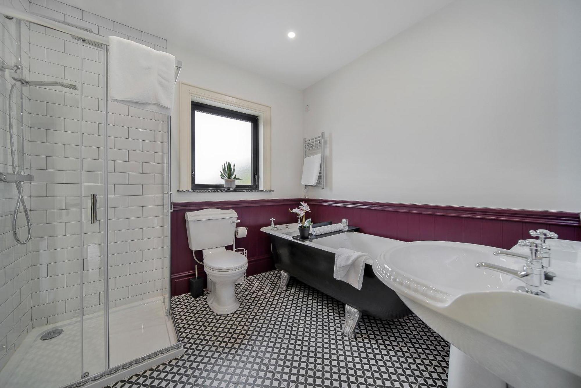 Seaview Lodge Apartment 'Sleeping 4 Guests' Rockstown Eksteriør billede